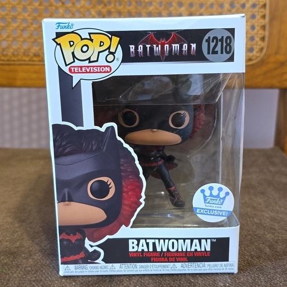 Funko Other - Funko POP! Television - DC Super Heroes Funko Shop Exclusive #1218 Batwoman